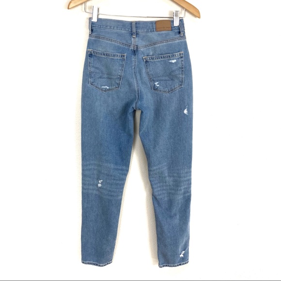American Eagle AEO Mom Jean Destructed High Rise Light Wash Jeans Women’s Sz 0 - Picture 2 of 5